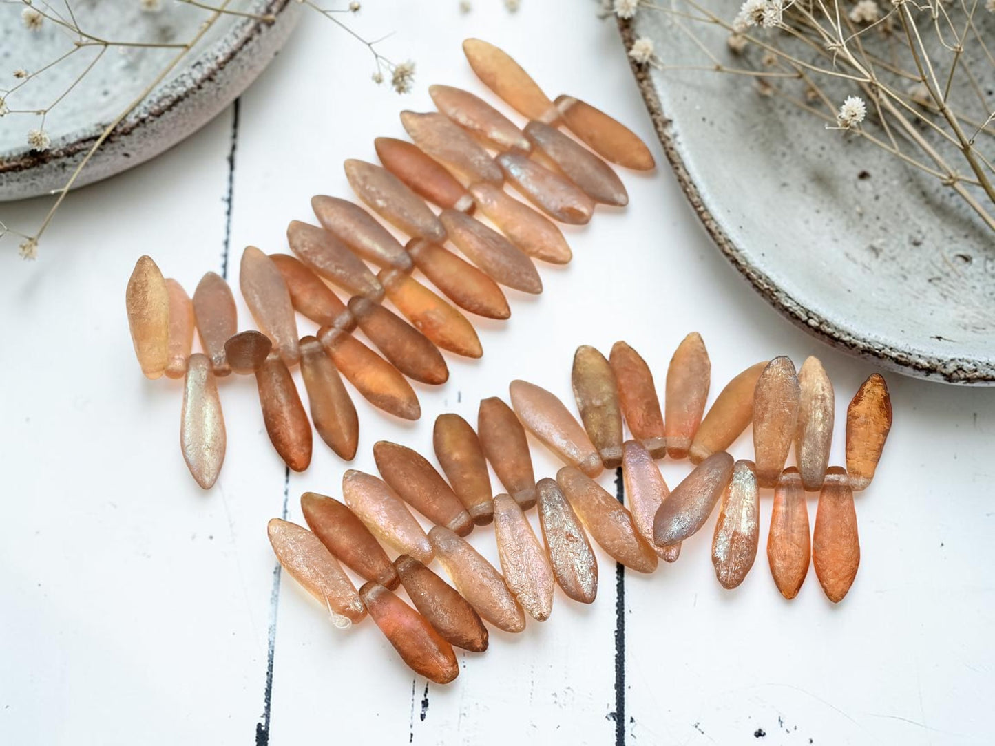 *25* 5x16mm Etched Honey Dagger Beads