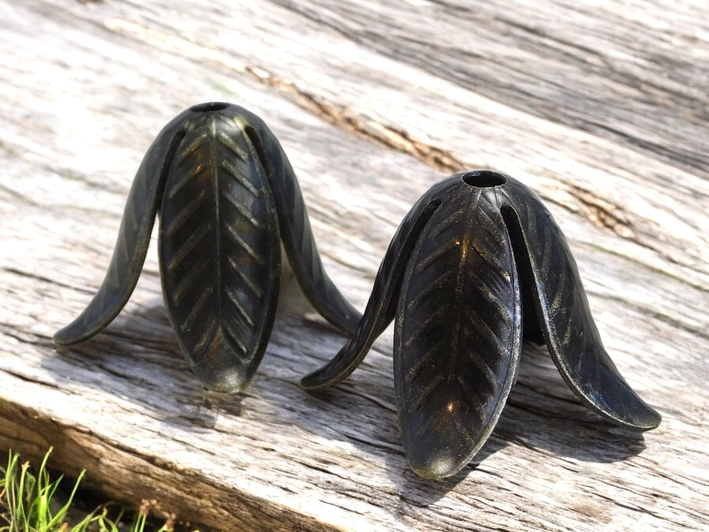 *2* 24x17mm Antique Bronze 4 Petal Brass Tassel Caps