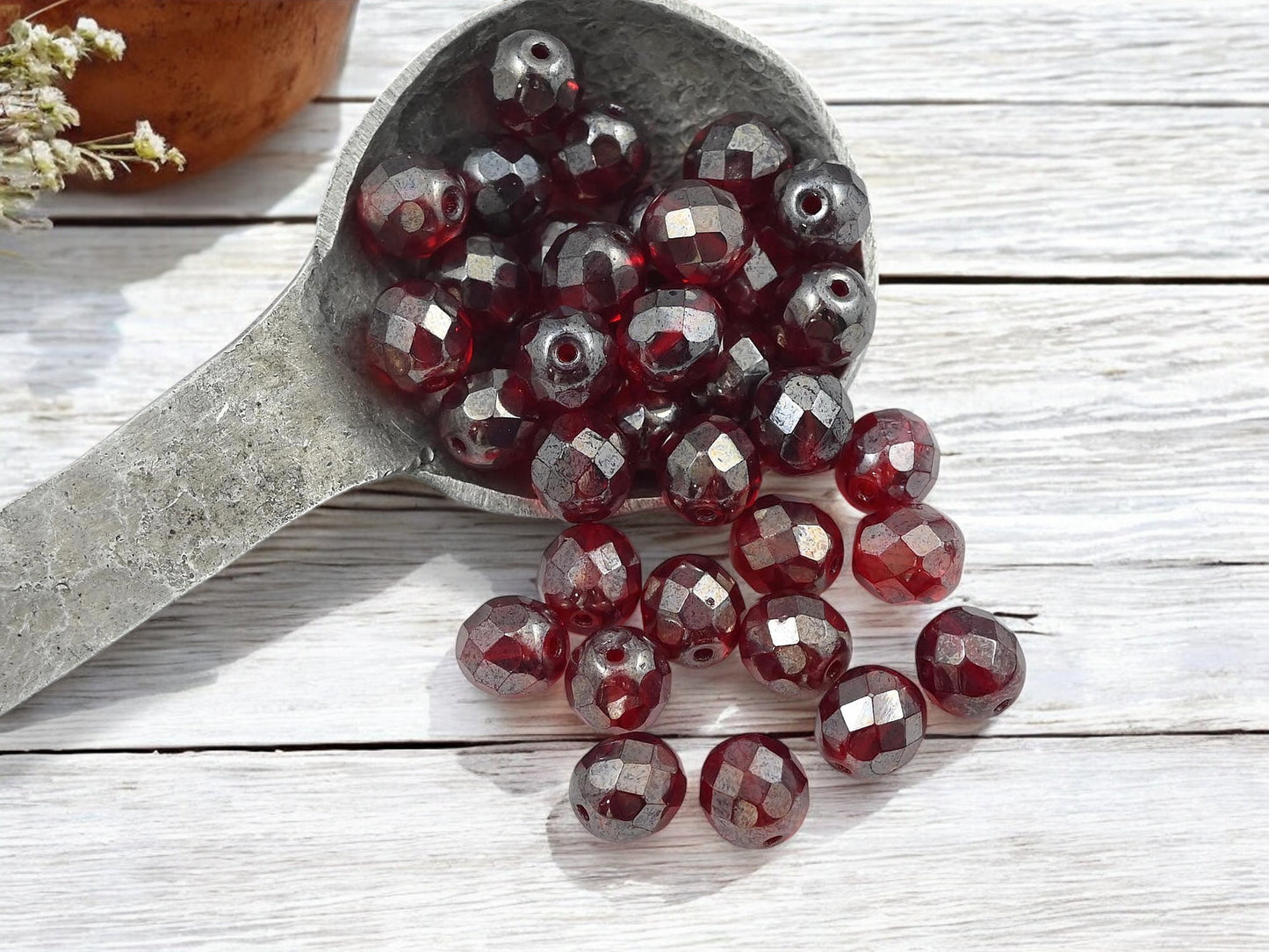 *25* 8mm Ruby Luster Fire Polished Round Beads