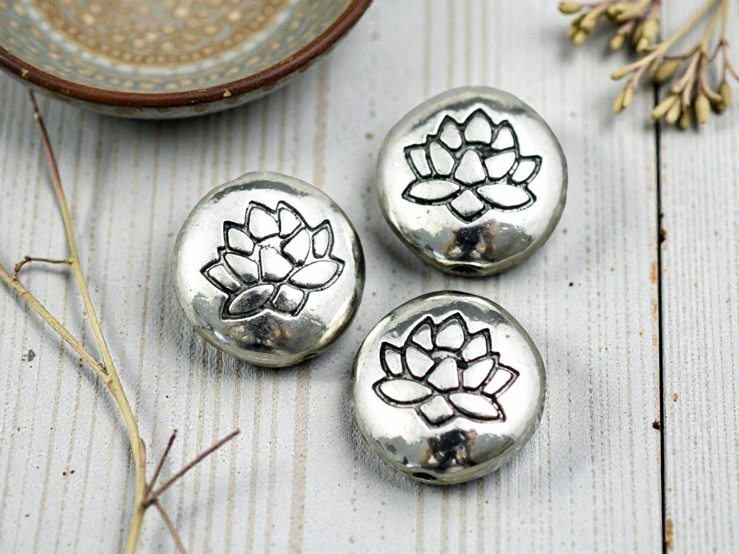 *10* 14mm Antique Silver Lotus Flower Design Coin Beads