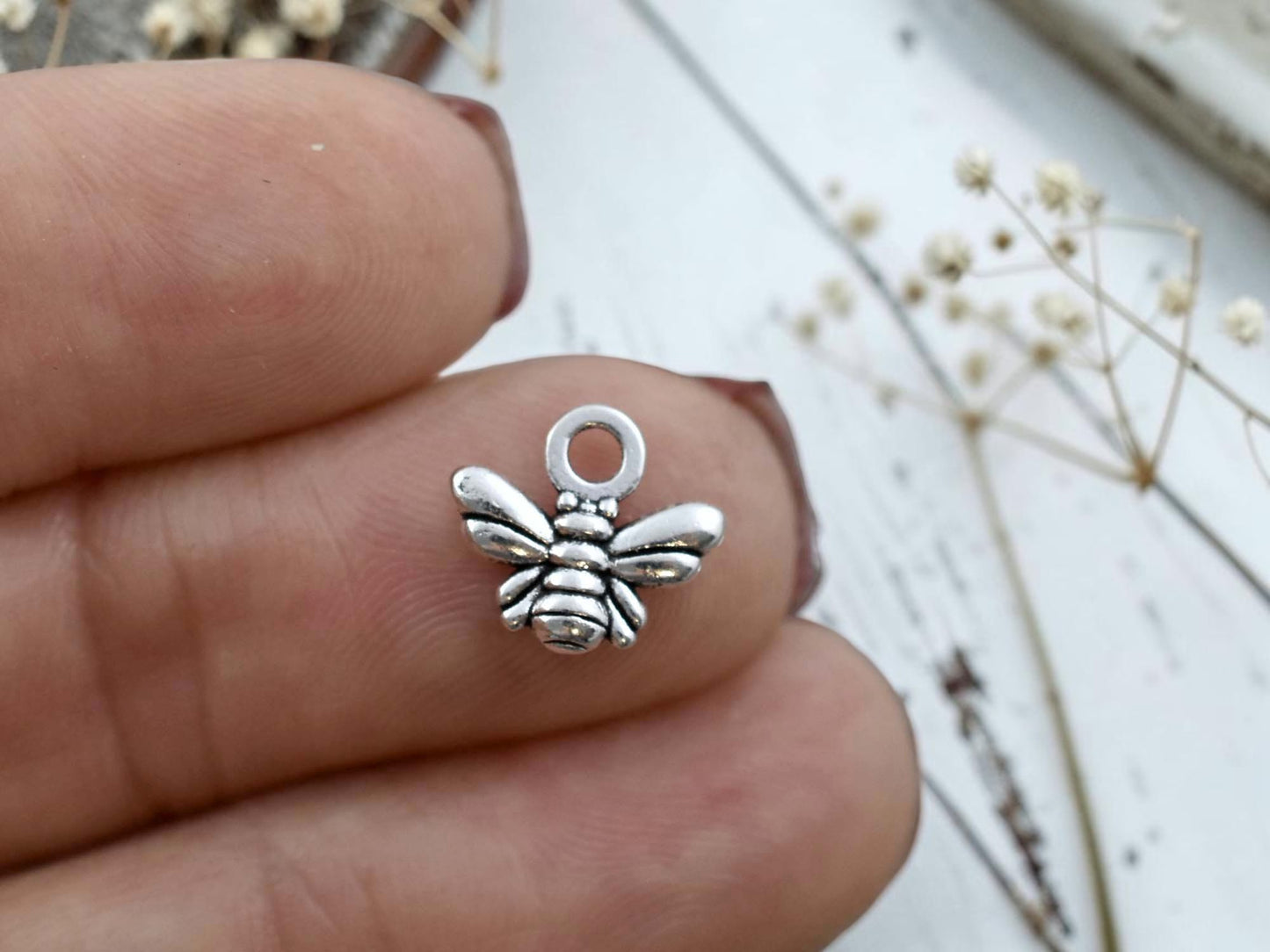 *50* 10x11mm Antique Silver Bee Charms