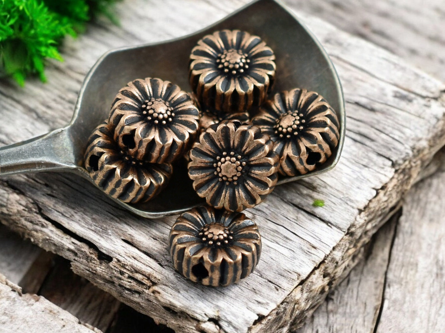 *20* 11x5mm Antique Copper Flat Flower Beads