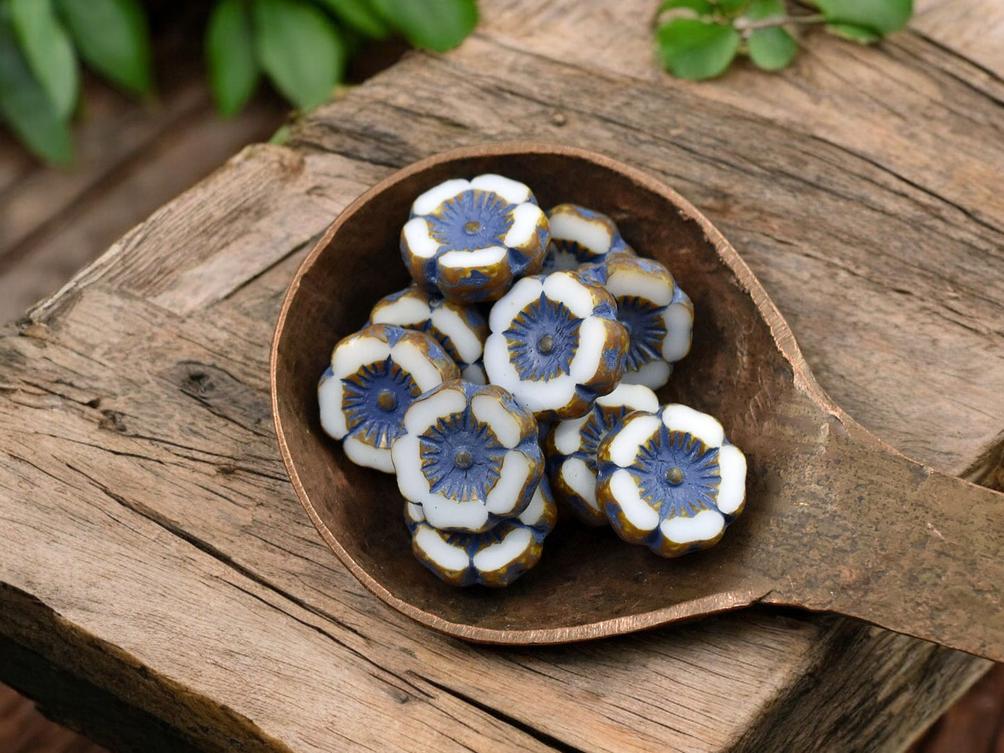 *12* 12mm Etched Purple Washed White Picasso Hawaiian Flower Beads