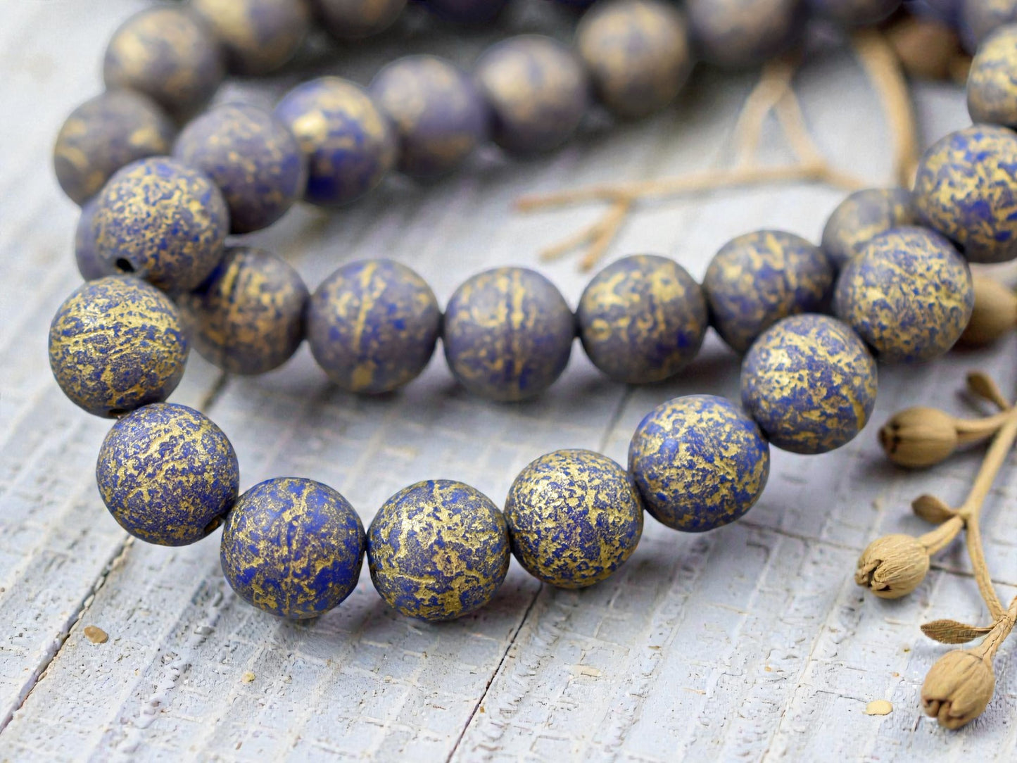 *20* 8mm Gold Washed Etched Indigo Round Druk Beads