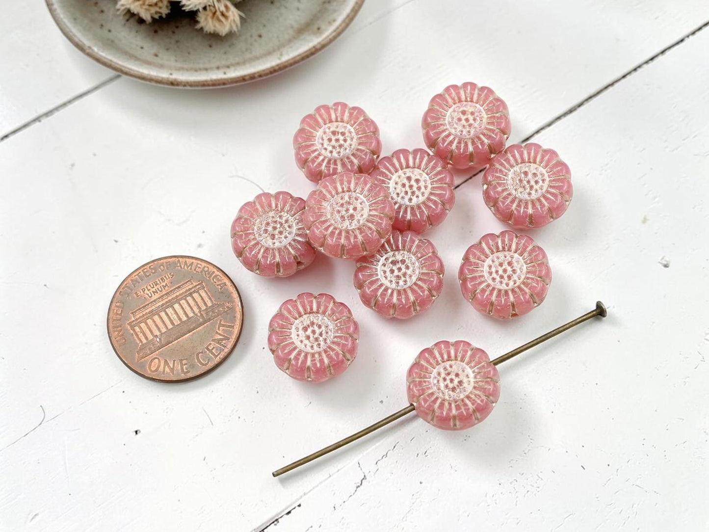 *10* 13mm Platinum Washed Dusty Pink Opaline Sunflower Coin Beads