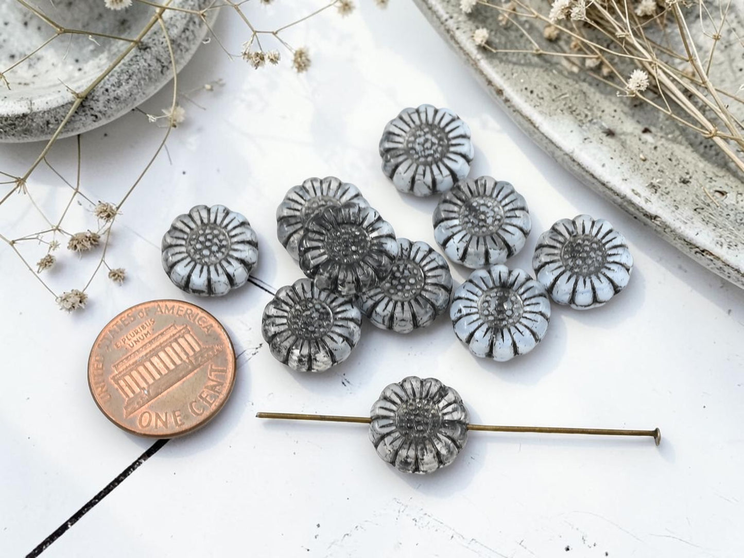 *10* 13mm Black Washed White Crystal Sunflower Coin Beads