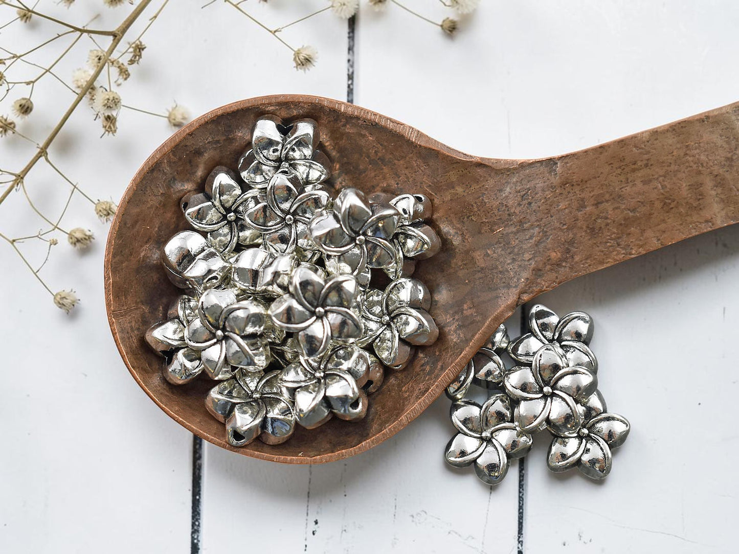 *50* 10mm Antique Silver Flower Beads
