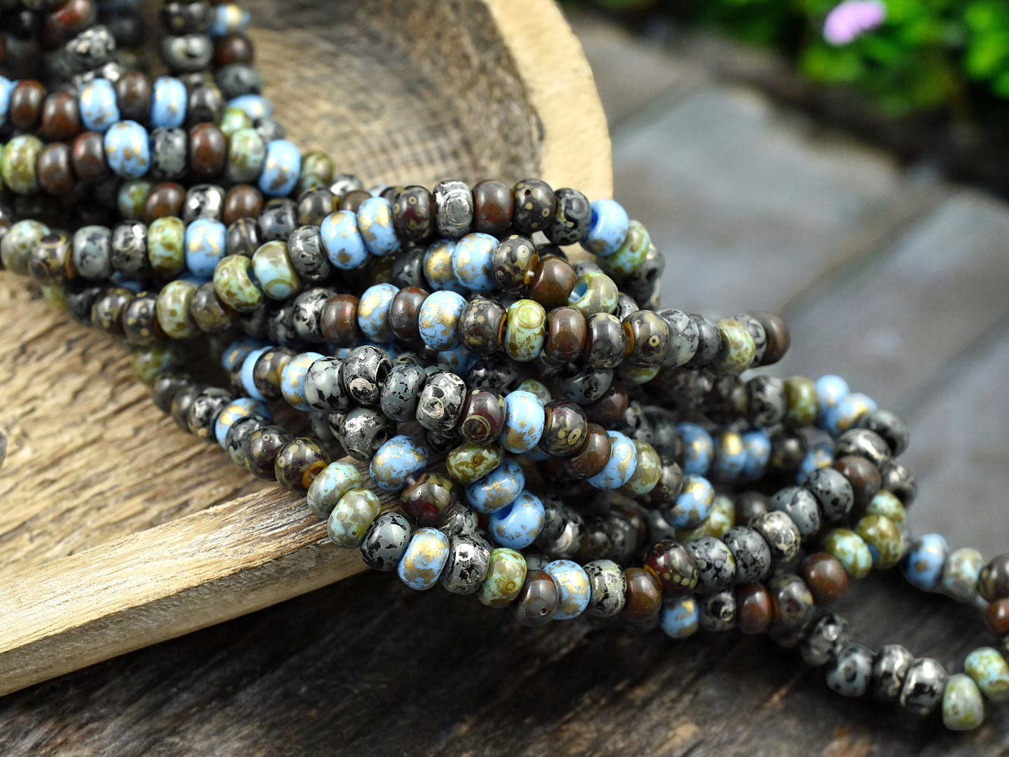 2/0 Aged Nyx Picasso Mix Seed Beads (19' Strand)