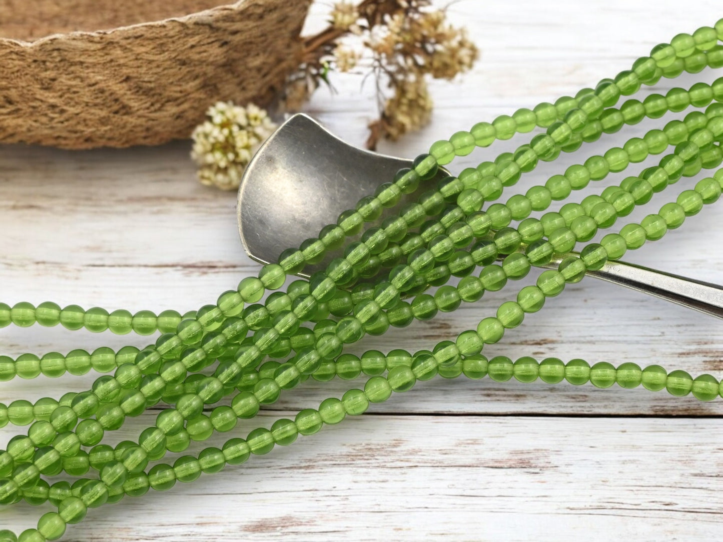 *50* 4mm Olivine Round Druk Beads