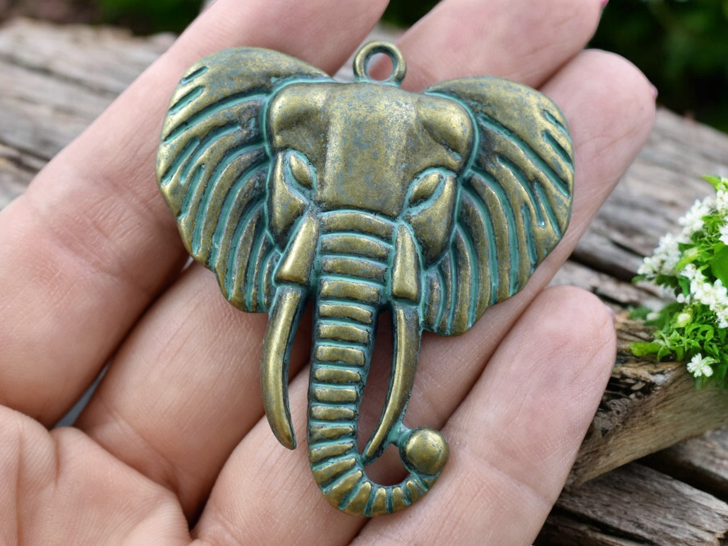 54x48mm Green Patina Bronze Elephant Pendant