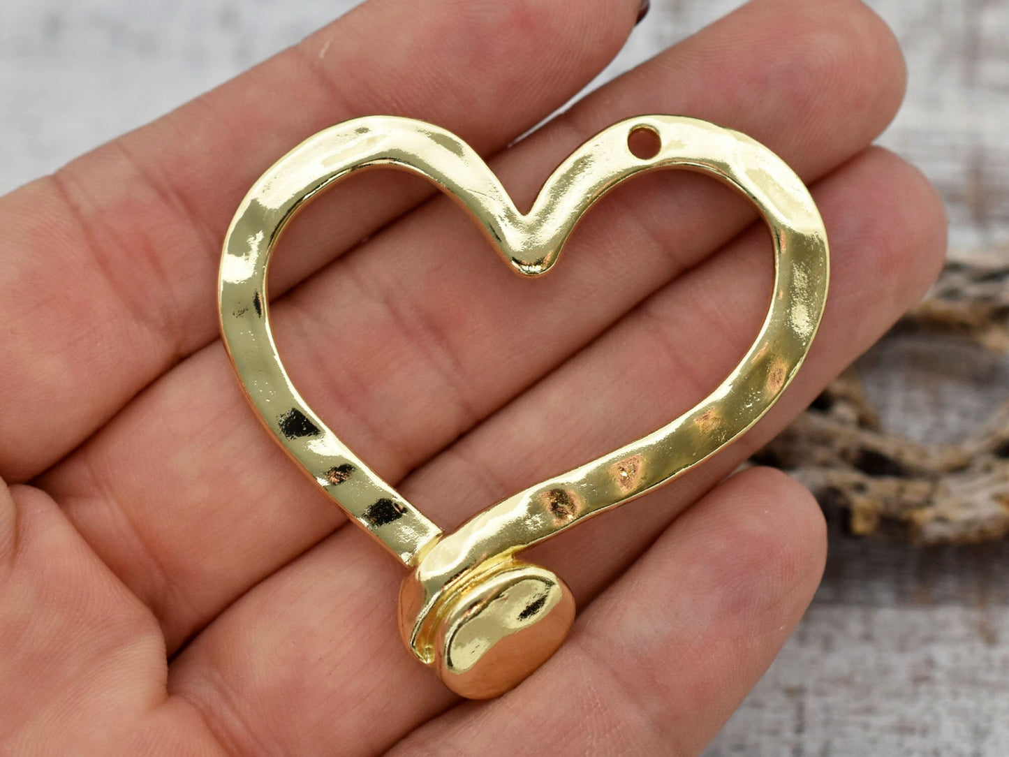 49x48mm Gold Hammered Heart Pendant