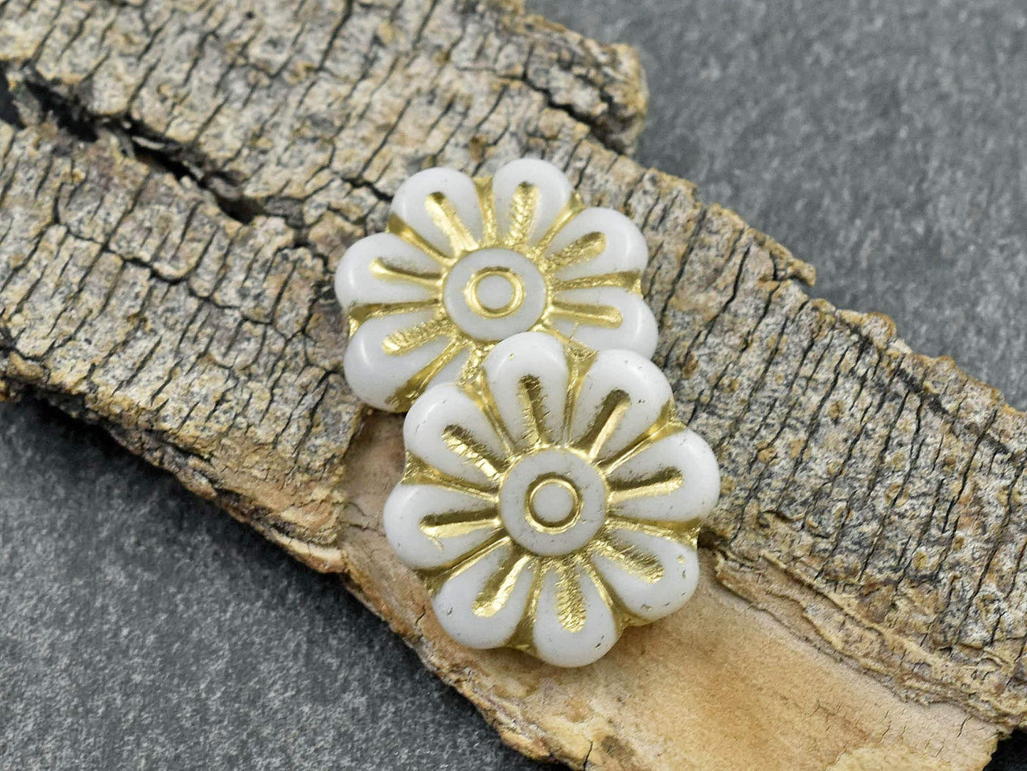 Flower Beads - Czech Glass Beads - Focal Beads - Czech Glass Flowers - Daisy Beads - 18mm - 6pcs - (A664)