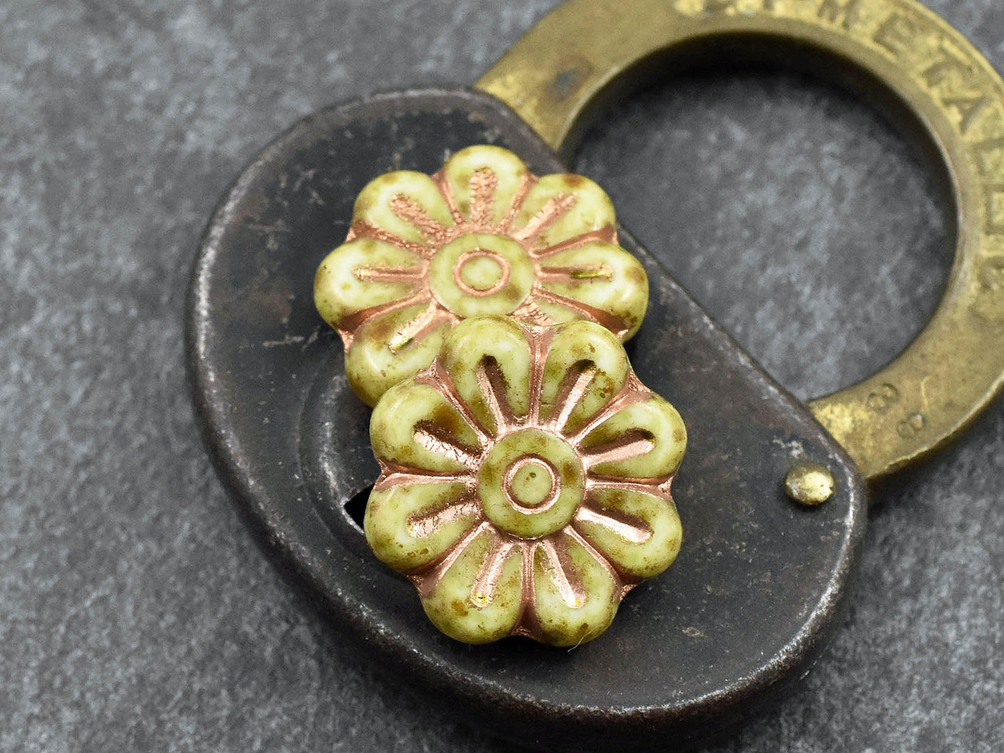 Flower Beads - Czech Glass Beads - Focal Beads - Czech Glass Flowers - Daisy Beads - 18mm - 6pcs - (1983)