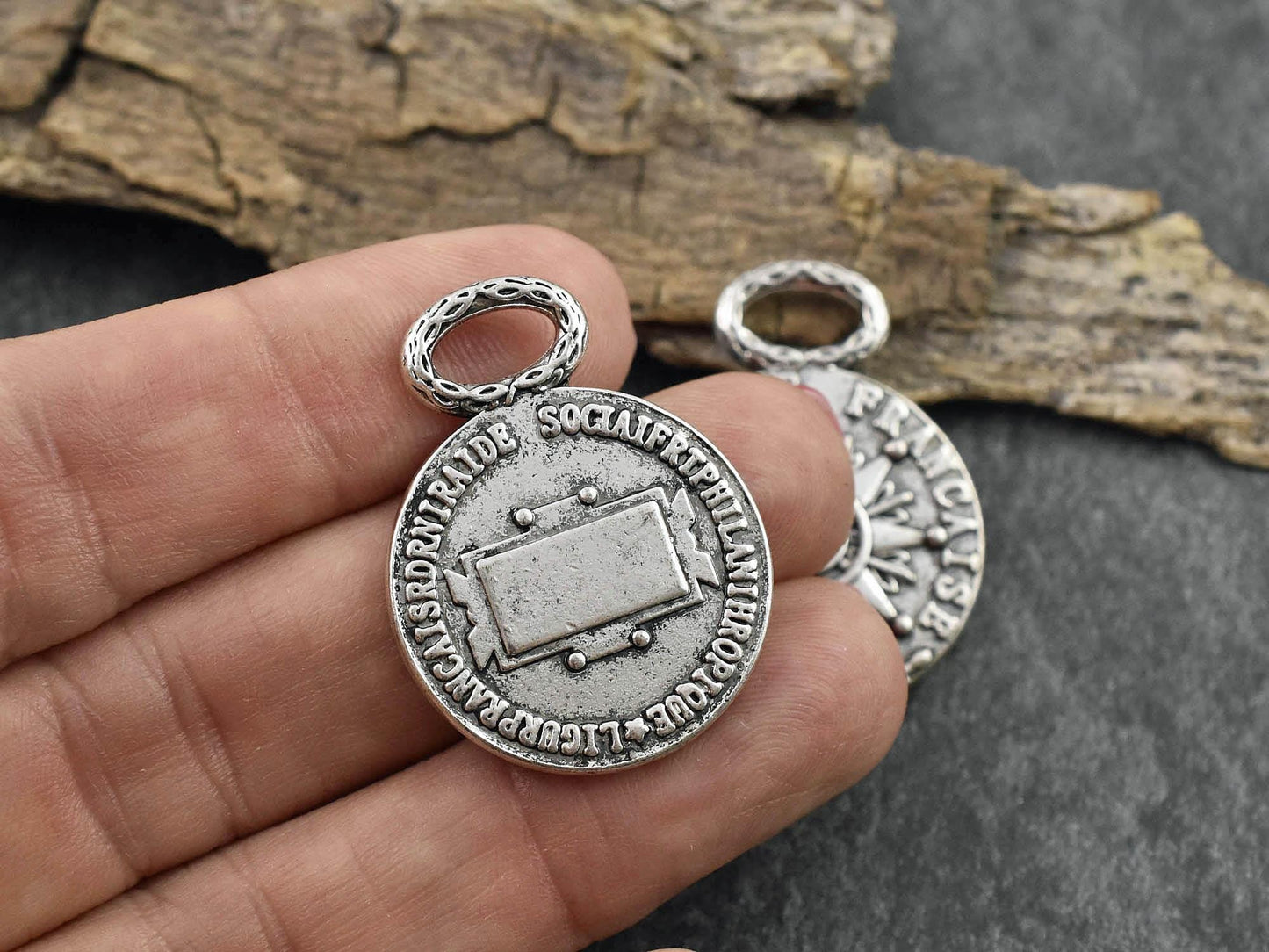 *5* 33x25mm Antique Silver FRANCAISE Compass Pendants