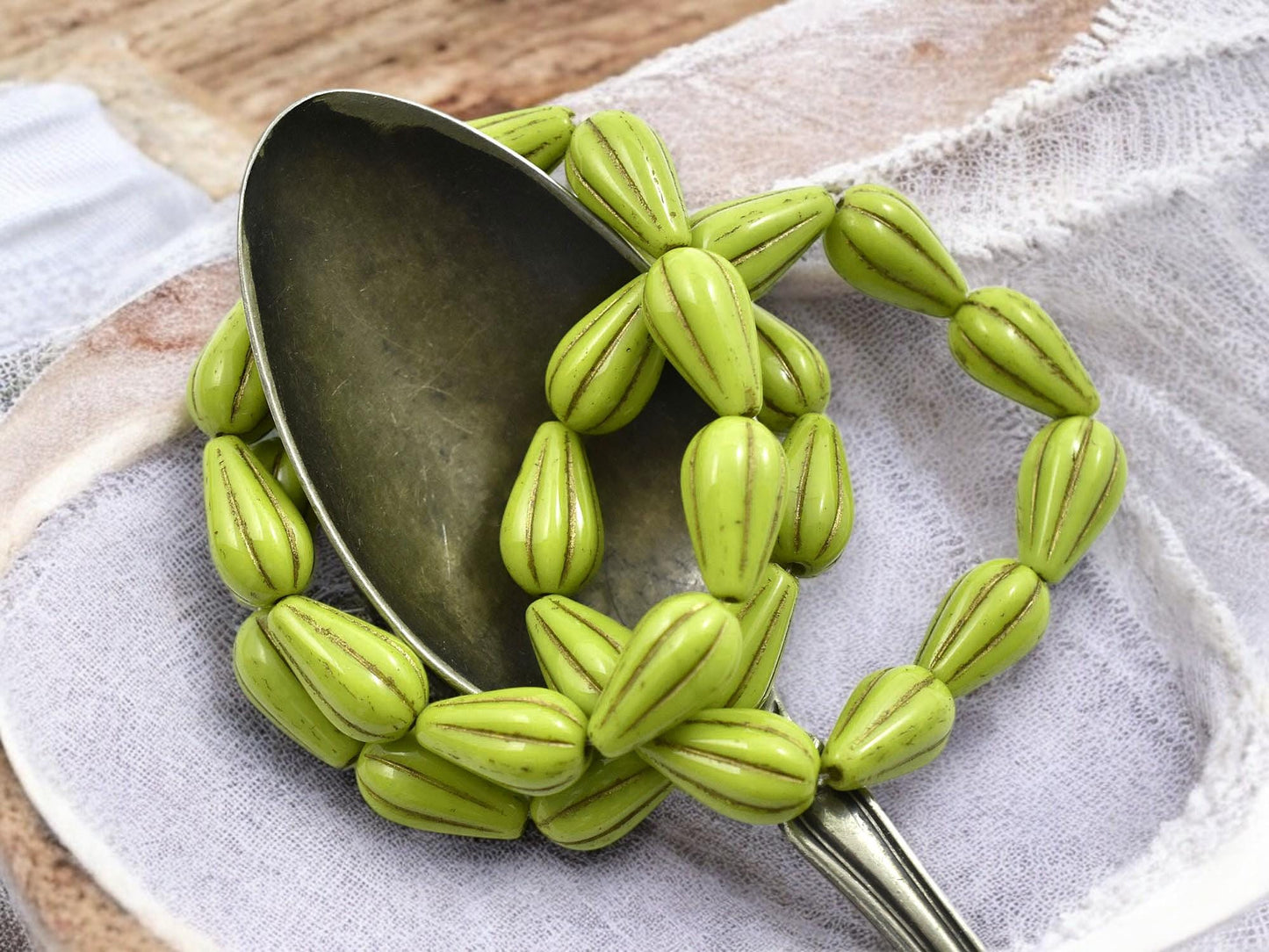 Czech Glass Beads - Melon Drop Beads - Teardrop Beads - 10pcs - 13x8mm - (989)