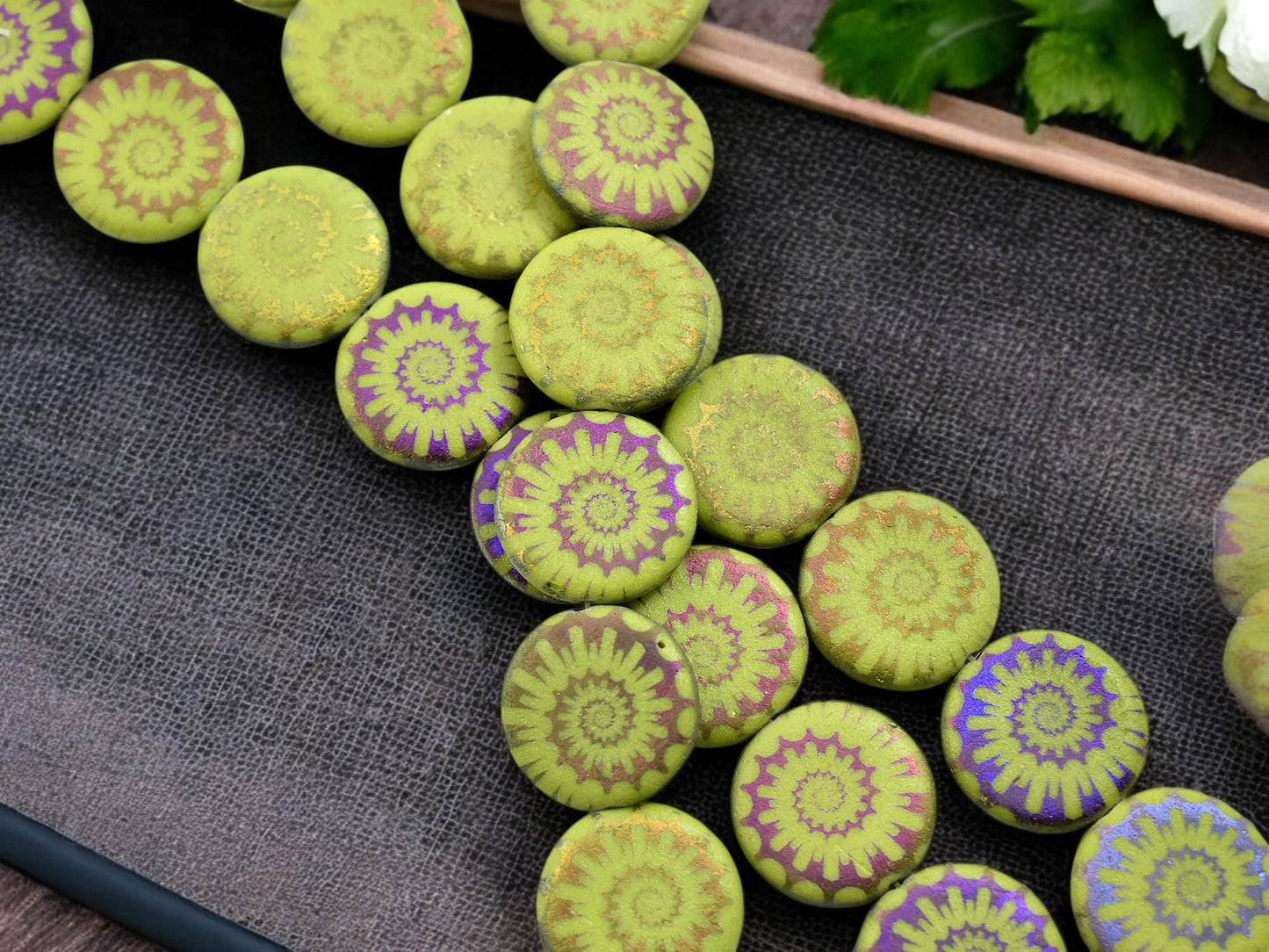 Czech Glass Beads - Laser Etched Beads - Spiral Beads - Tattoo Beads - Nautilus Beads - 17mm - 8pcs - (A470)