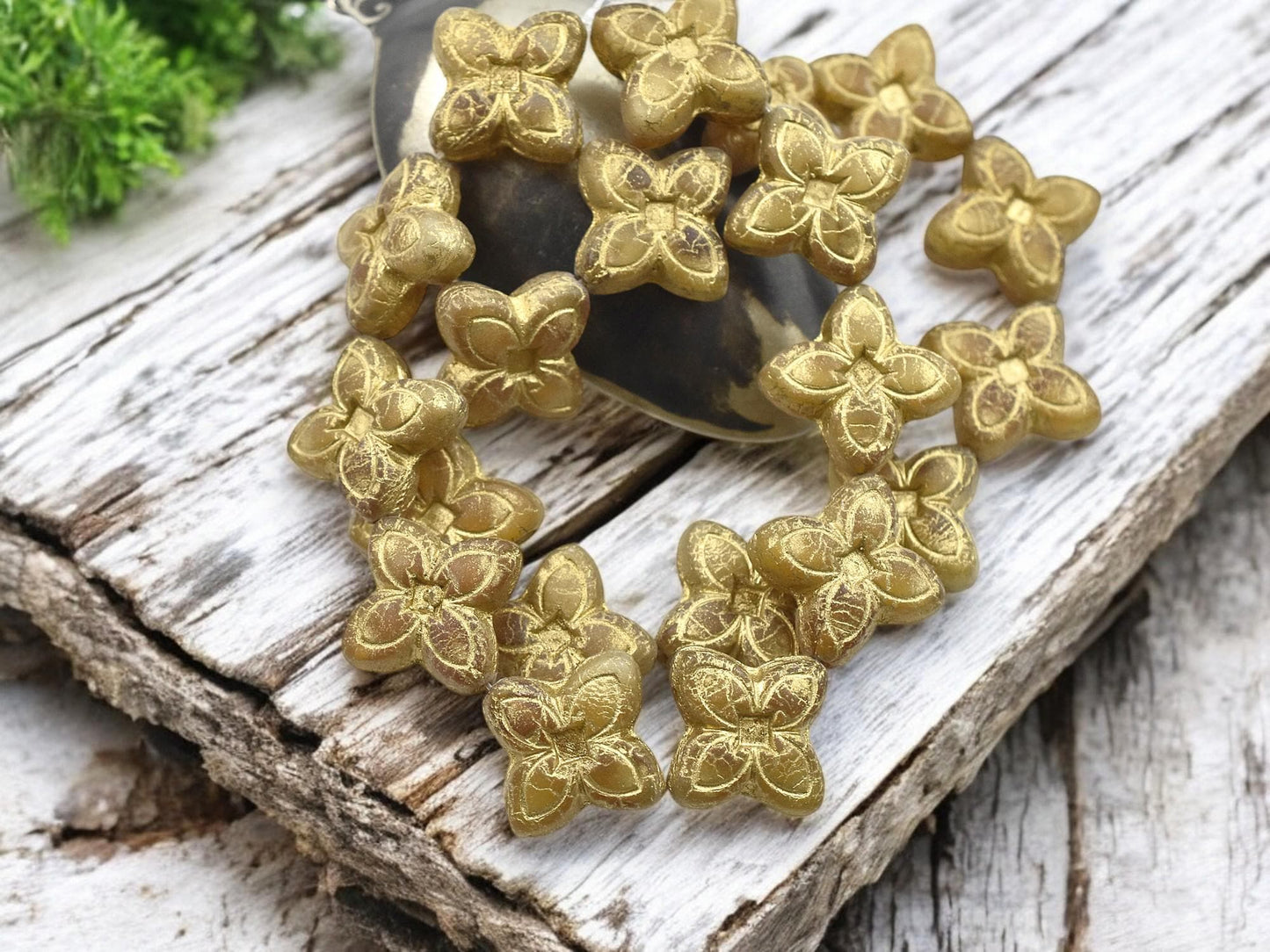 Czech Glass Beads - Flower Beads - Floral Beads - Matte Beads - 17mm - 10pcs - (B230)