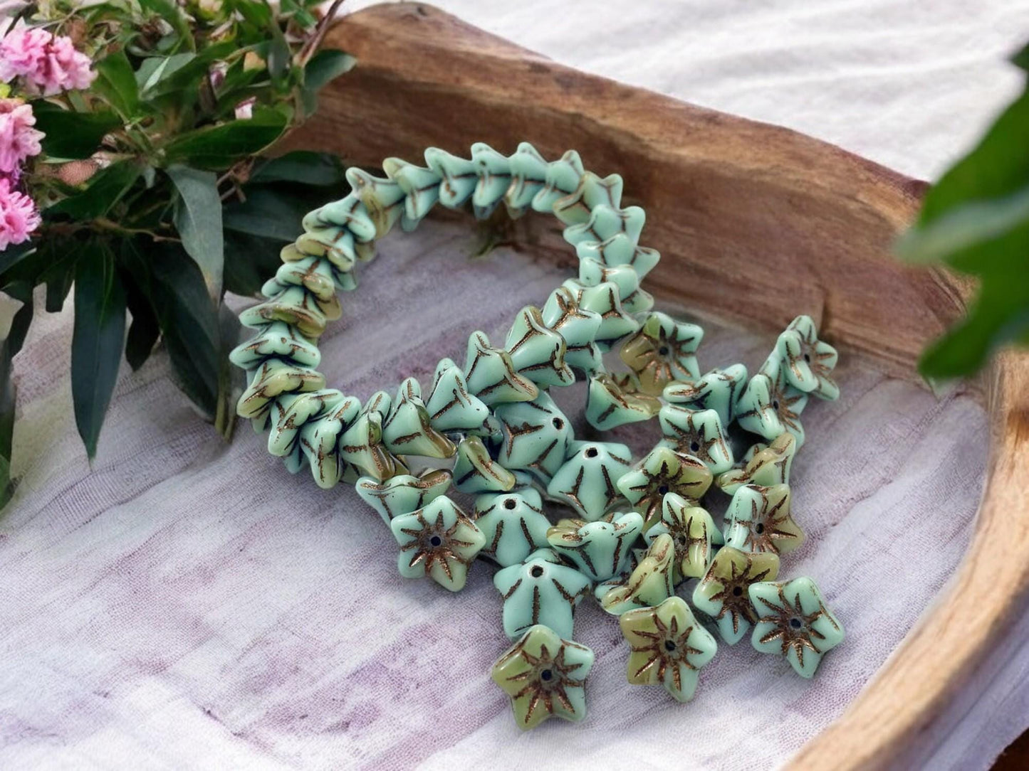 Bell Flower Beads - Czech Glass Beads - Czech Flower Beads - Trumpet Bell Flower - 6x9mm - 25pcs - (2579)