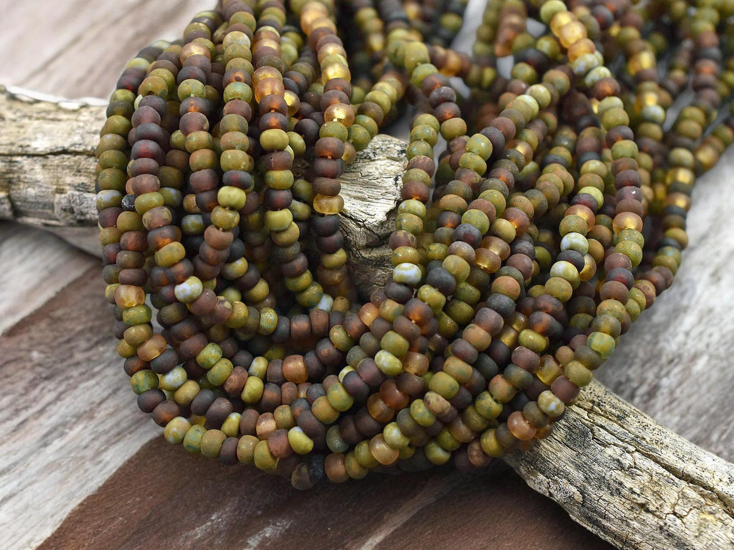 6/0 Aged Matte Hornet Picasso Mix Seed Beads (22" Strand)