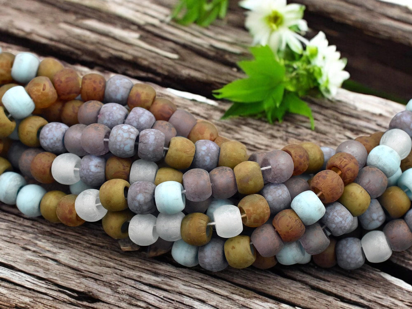 32/0 Aged Matte Blue Sky Picasso Mix Seed Beads (18" Strand)