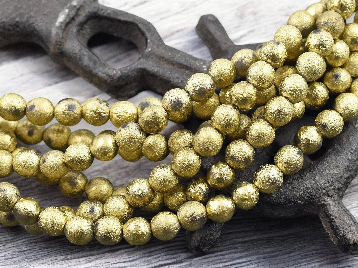 *25* 6mm Etched Gold Ore Round Druk Beads
