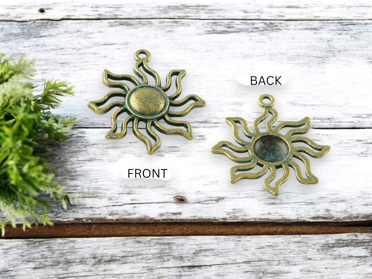 *10* 34x31mm Bronze Patina Sun Pendant Charms