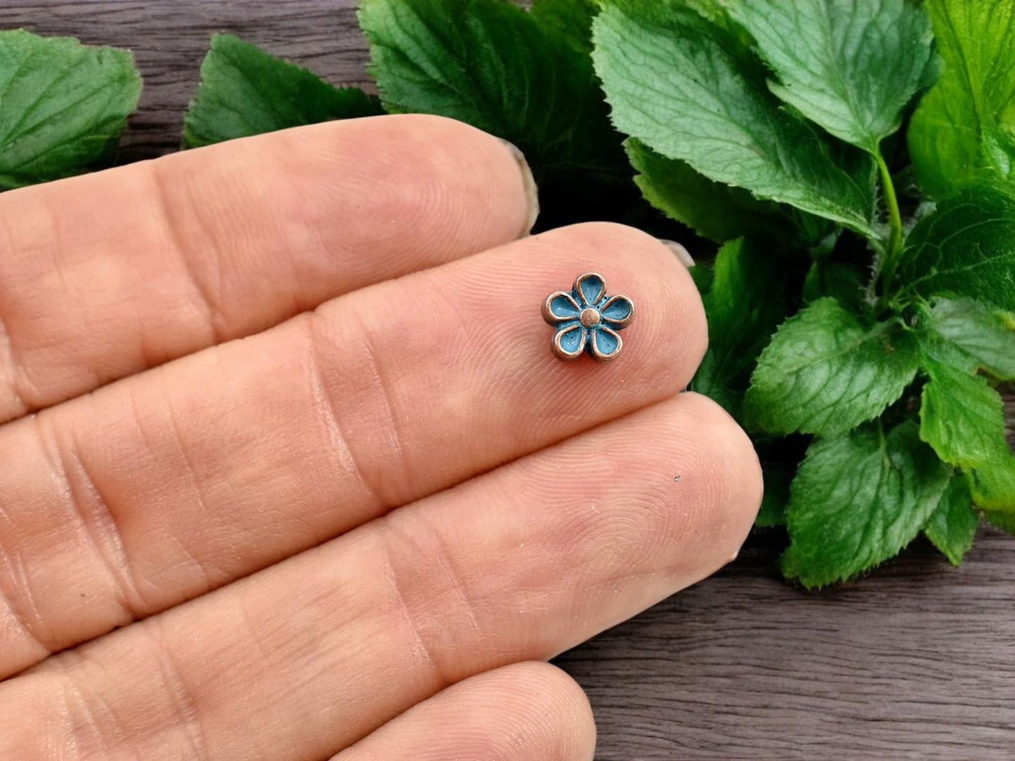 Metal Beads - Copper Beads - Flower Beads - Floral Charm - Patina Beads - 7mm - 100pcs - (5796)