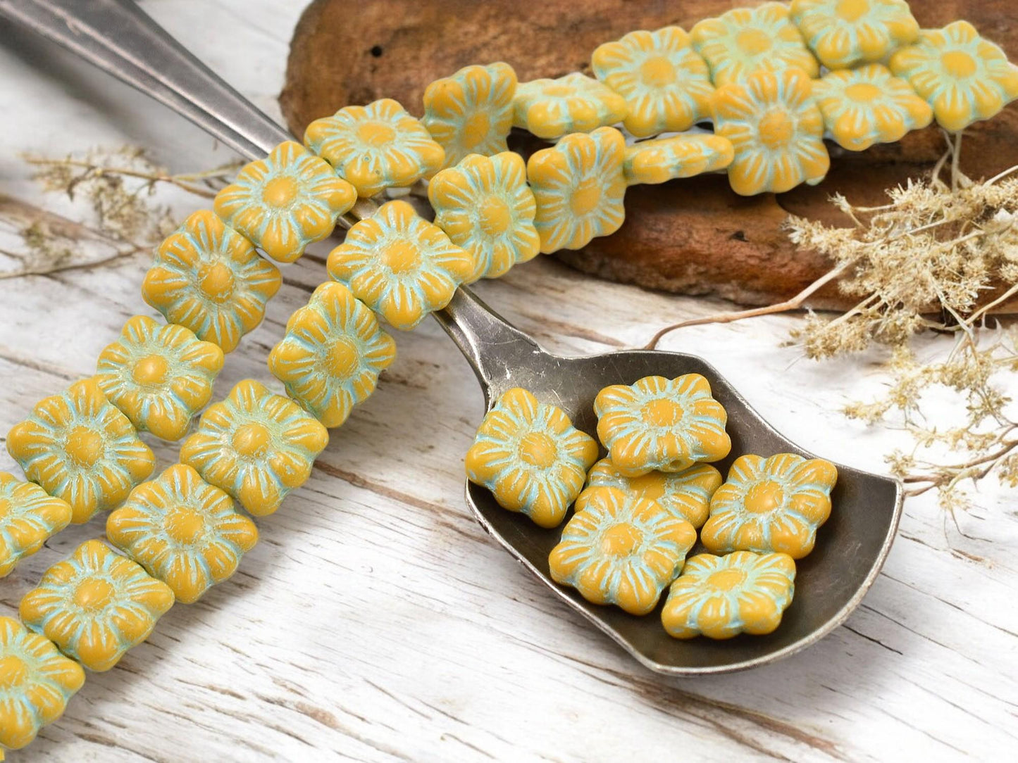 Czech Glass Beads - Flower Beads - Czech Glass Flowers - Square Flowers - 11mm Flower - 13pcs - (3976)