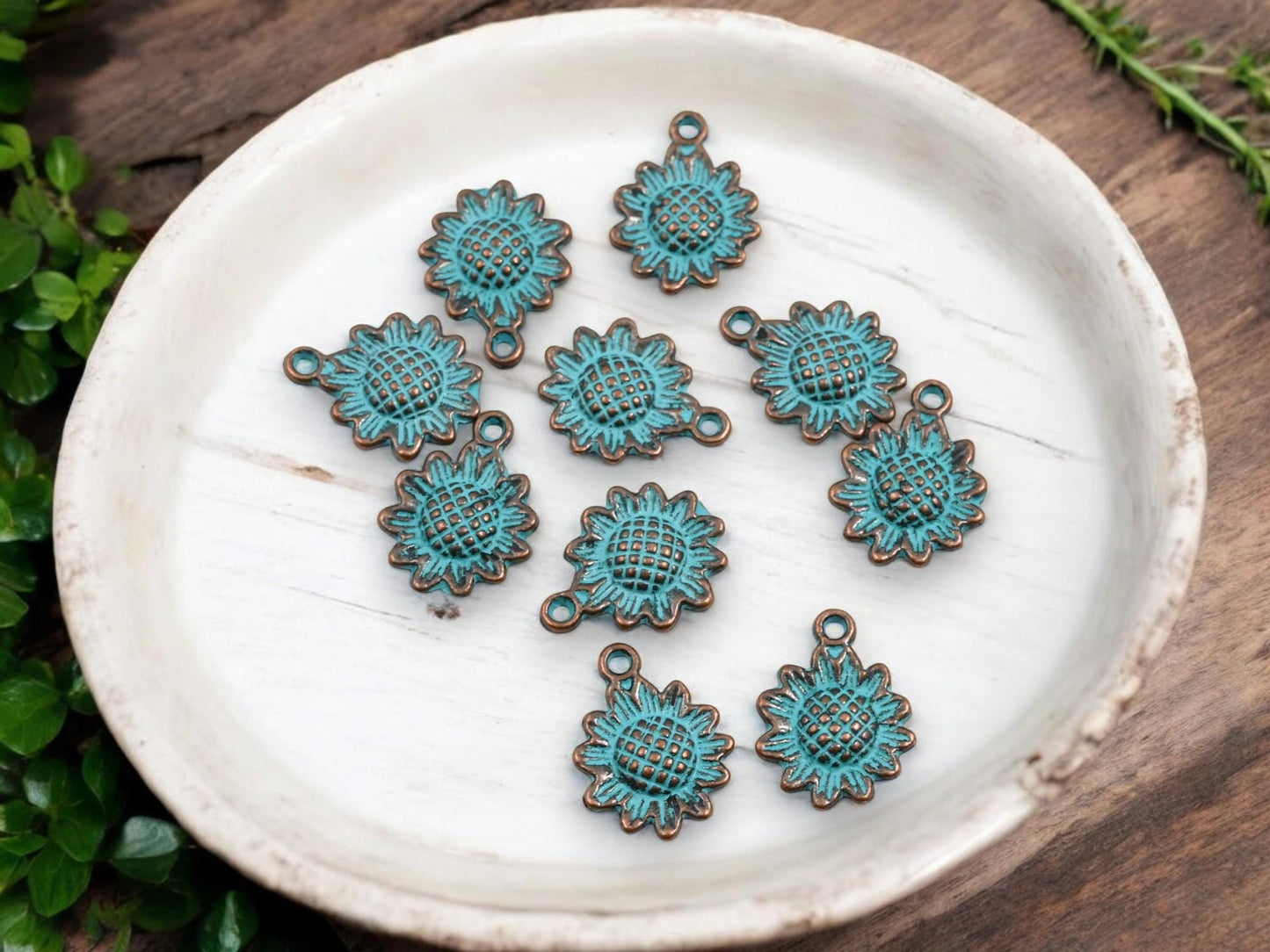 Metal Charms - Sunflower Charm - Patina Charms - Flower Charms - Copper Charms - 100pcs - 16x12mm - (B217)