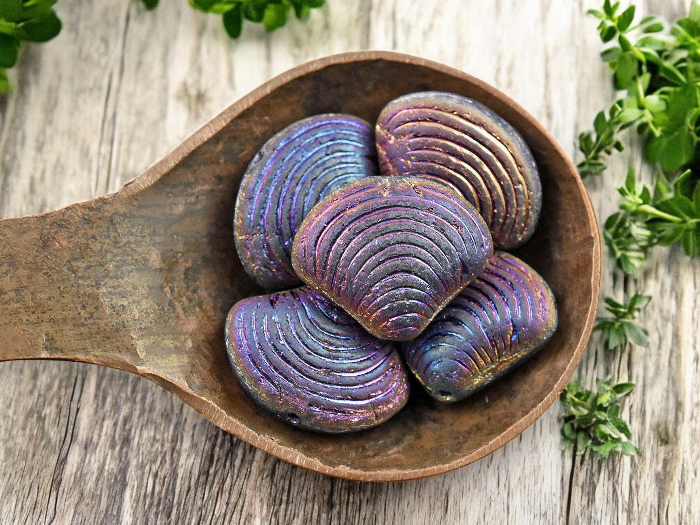 *8* 15x18mm Metallic Volcano Sea Shell Beads