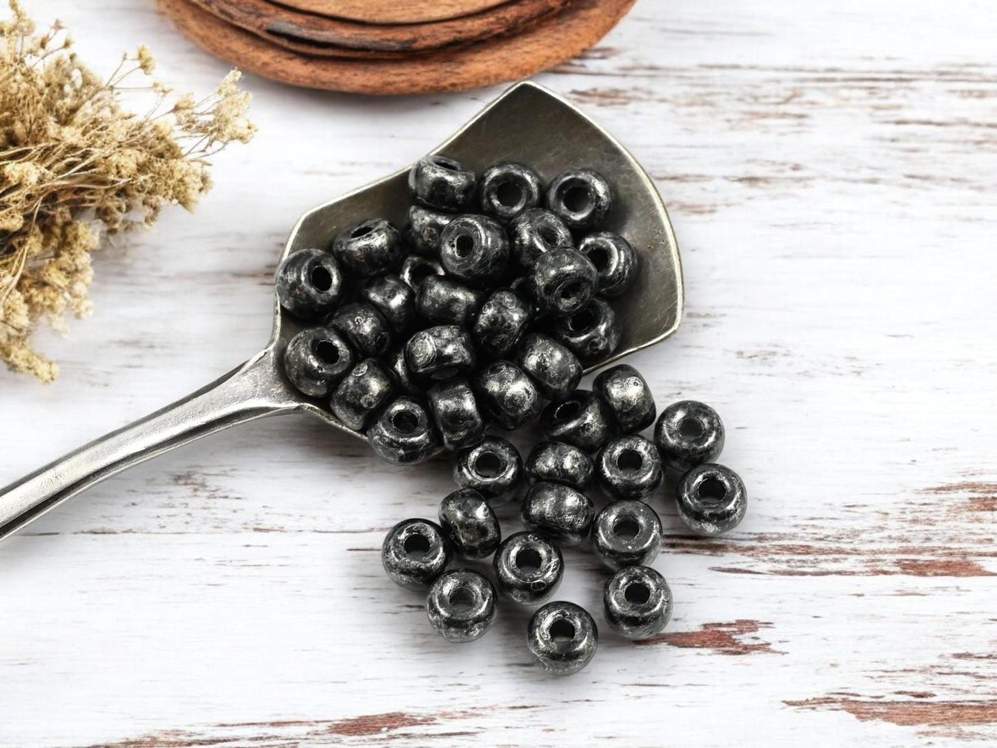 20g Jet Rembrandt 2/0 Matubo Beads