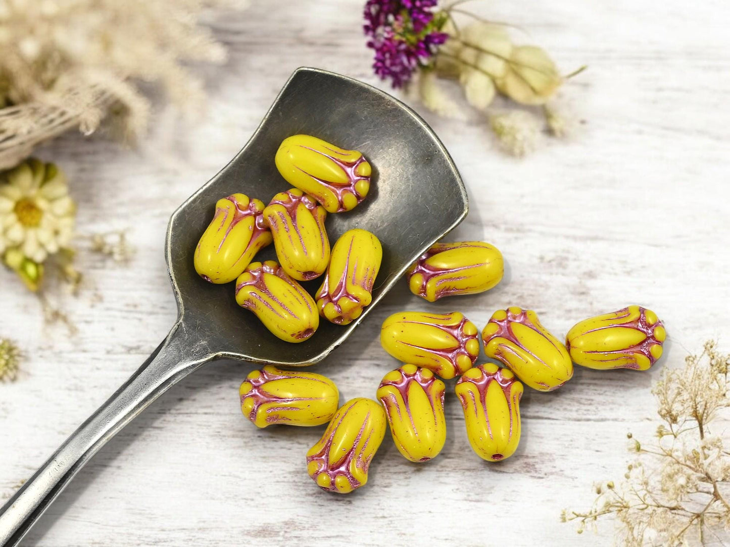 Czech Glass Beads - Flower Beads - Tulip Beads - Czech Glass Flowers - Czech Flower Beads - 12x8mm - (4070)