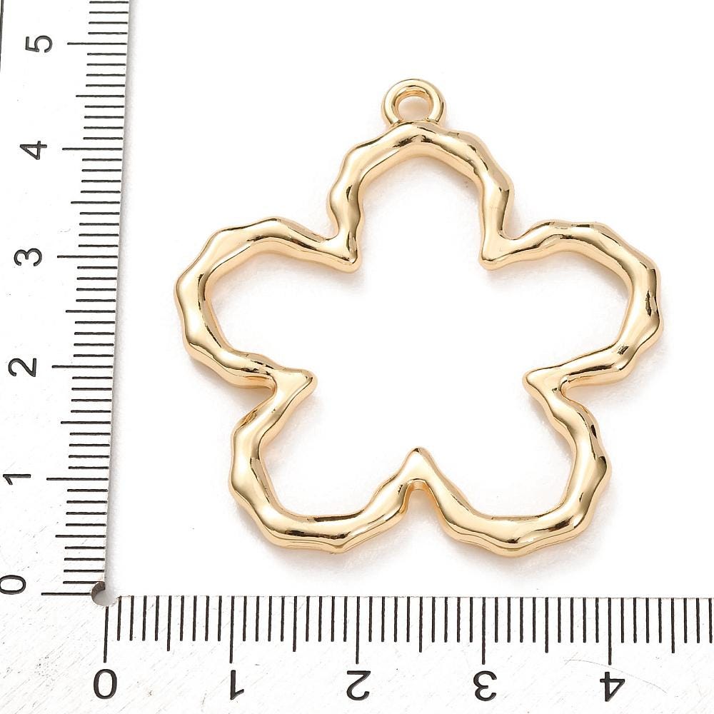 Hammered Metal Flower Pendant - Gold or Platinum - 43x40mm - 1pcs