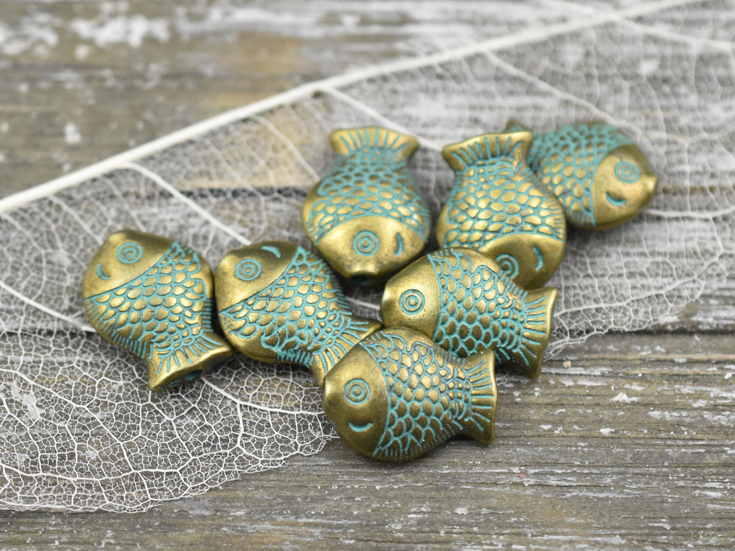 *50* 14x10mm Bronze Green Patina Fish Beads