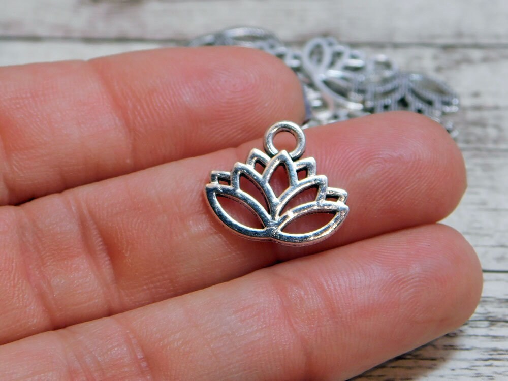 *10* 15x17mm Antique Silver Lotus Flower Charms