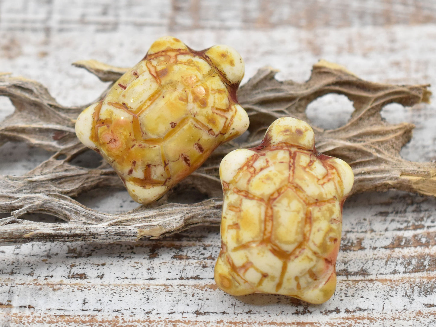 Turtle Beads - Czech Glass Beads - Picasso Beads - Tortoise Beads - 19x14mm - 2pcs - (4592)