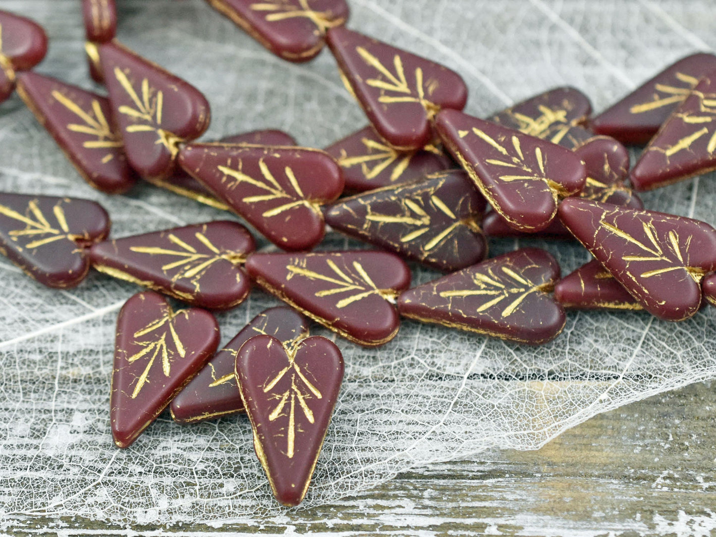 Heart Beads - Czech Glass Beads - Red Heart Beads - Valentines Beads - Heart Charm - 17x11mm - 8pcs (B126)
