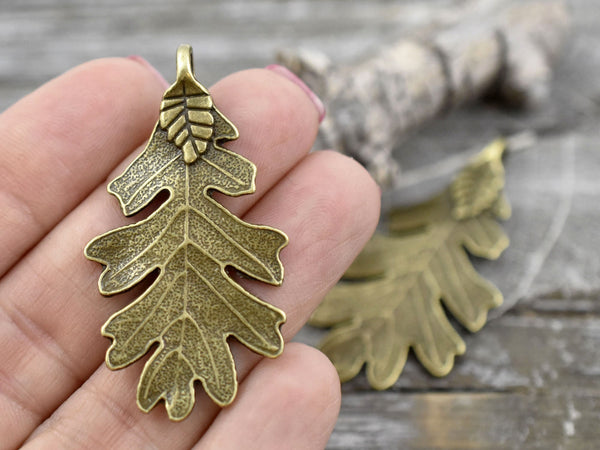 *2* 48x26mm Antique Bronze Oak Leaf Pendant