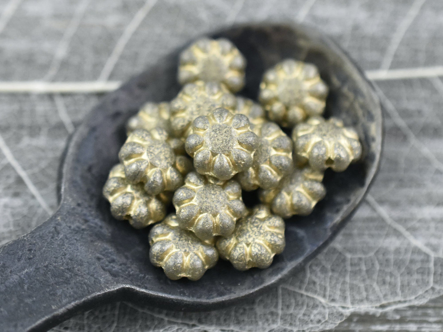 New Czech Beads - Czech Glass Beads - Flower Beads - Cactus Flower - 9mm - 15pcs - (5694)