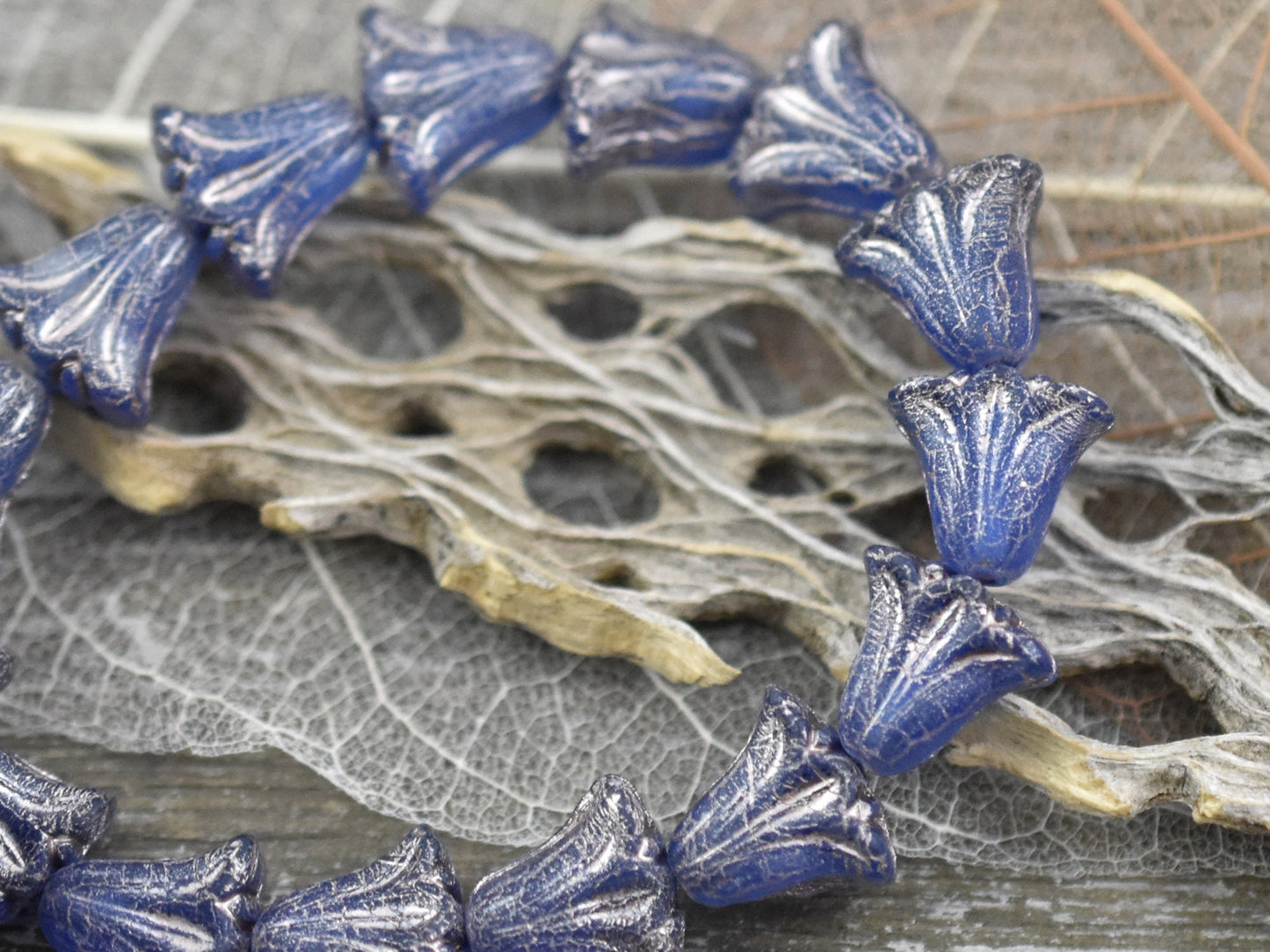 Flower Beads - Czech Glass Beads - Lily Flower Beads - Tulip Beads - Picasso Beads - Vintage Style - 10x9mm - 10pcs - (1627)