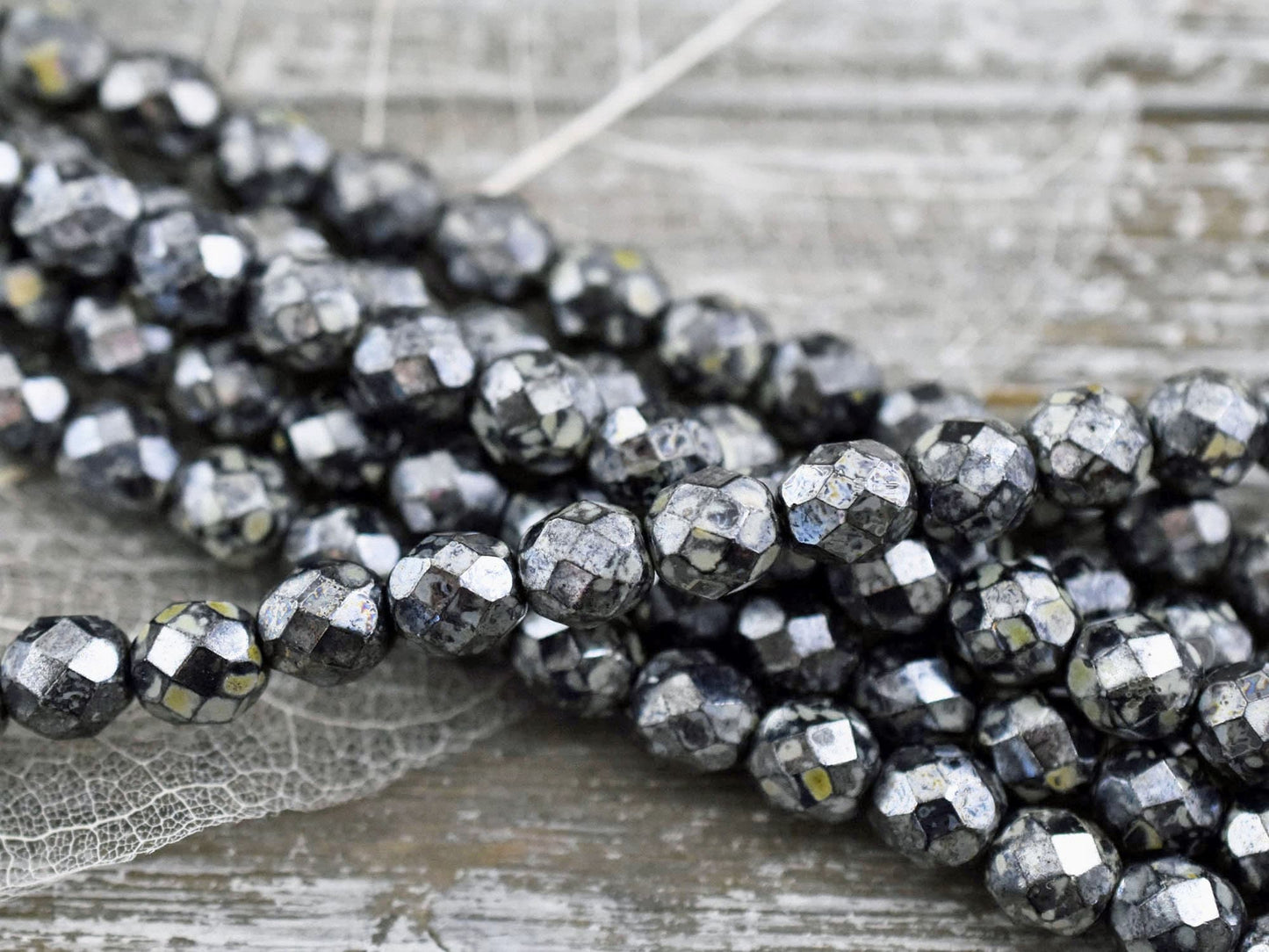 Czech Glass Beads - Picasso Beads - Fire Polished Beads - Round Beads - 8mm -16pcs (1108)