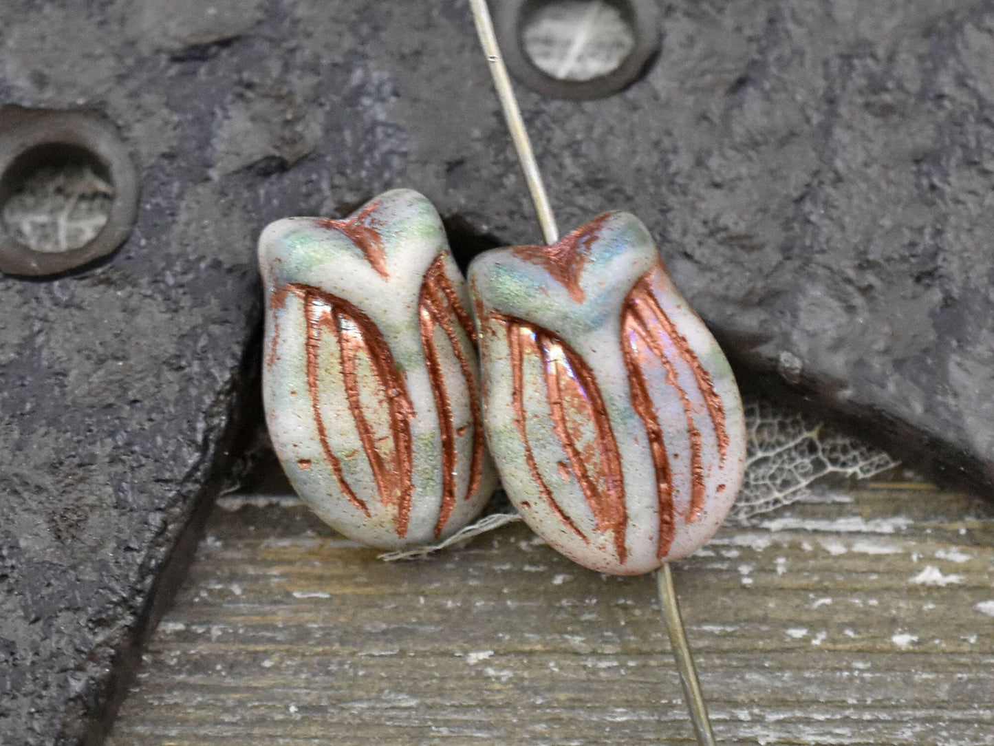 Picasso Beads - Czech Glass Beads - Flower Beads - Floral Beads - Tulip Beads - 16x11mm - 6pcs - (5557)