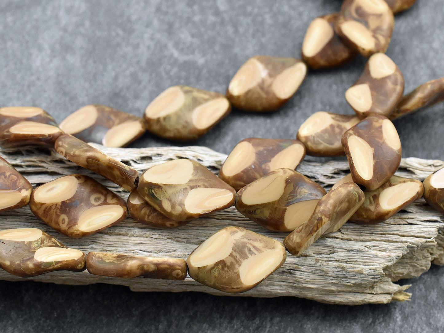 Picasso Beads - Czech Glass Beads - Vintage Czech Glass - Red Beads - 12x18mm - 11pcs - (2881)