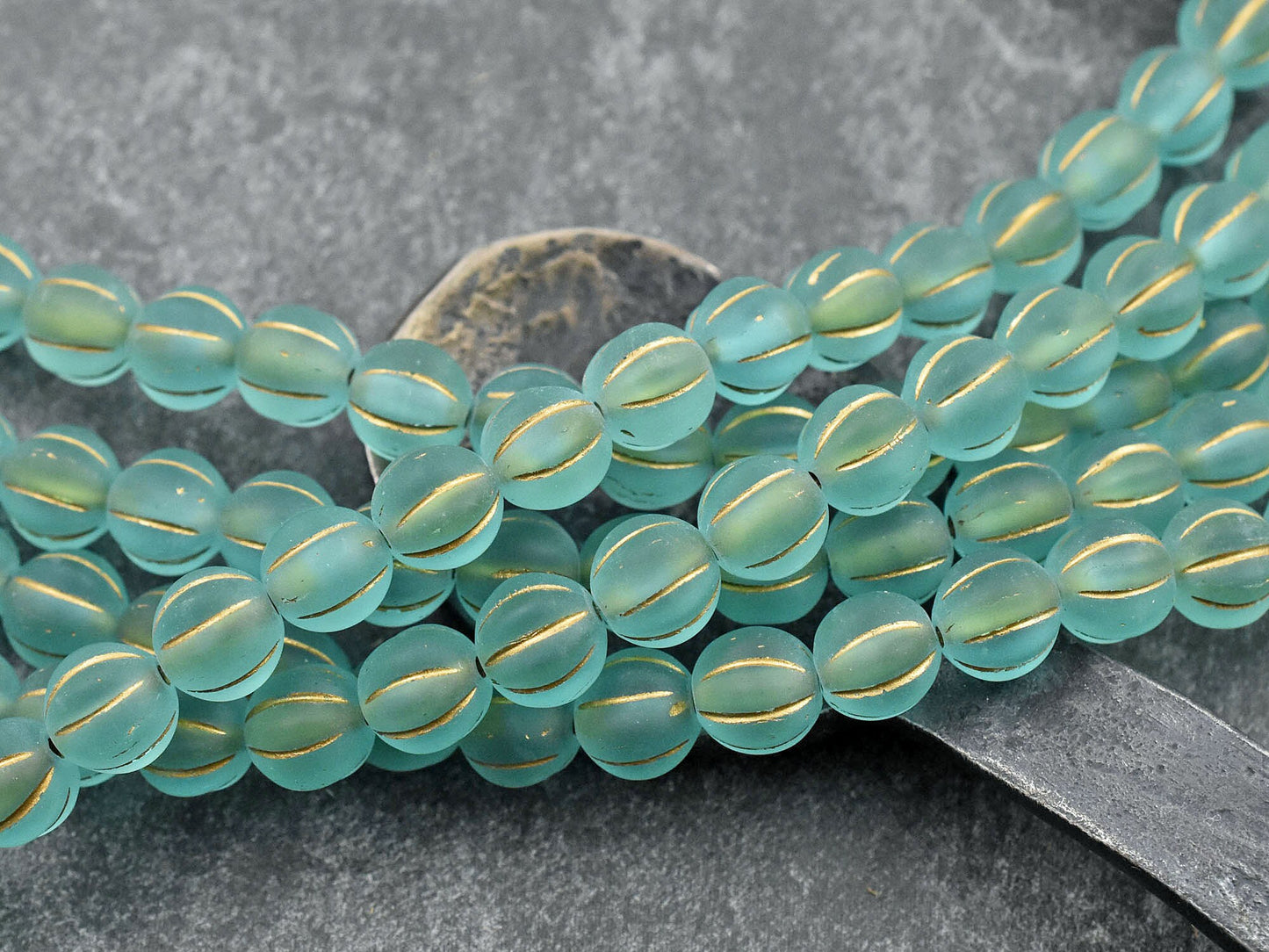 Melon Beads - Czech Glass Beads - Round Beads - New Czech Beads - 8mm - 16pcs - (2709)