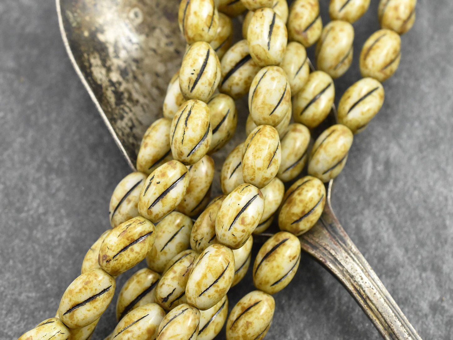 Picasso Beads - Czech Glass Beads - Oval Beads - Coffee Bean Beads - 16pcs - 8x11mm - (1767)