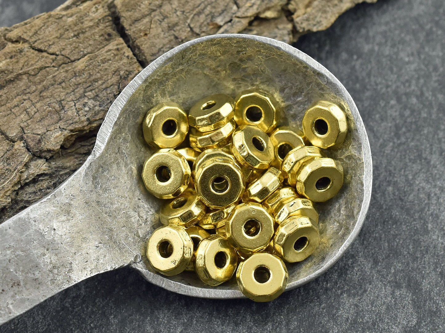 Metal Beads - Washer Beads - Gold Beads - Gold Spacers - Spacer Beads - 50pcs - 8x3mm - (980)