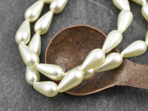 Pearl Beads - Glass Beads - Tear Drop Bead - Cream Pearls - Wedding Jewelry Beads - 15x8mm - 16