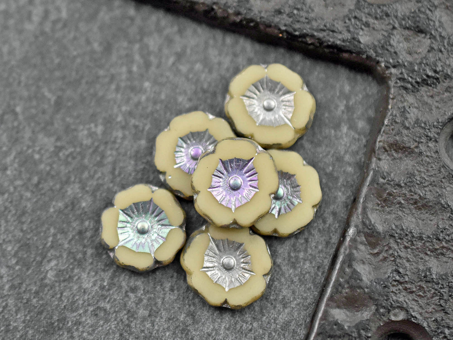 Floral Beads - Czech Glass Beads - Hawaiian Flower Beads - Hibiscus Beads - 12pcs - 12mm - (5311)