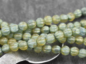 Melon Beads - Czech Glass Beads - Round Beads - Green Beads - Matte Beads - 8mm - 16pcs - (254)