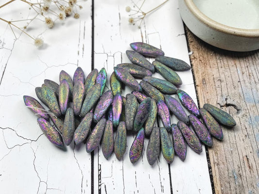 *25* 5x16mm Purple Iris Etched Dagger Beads